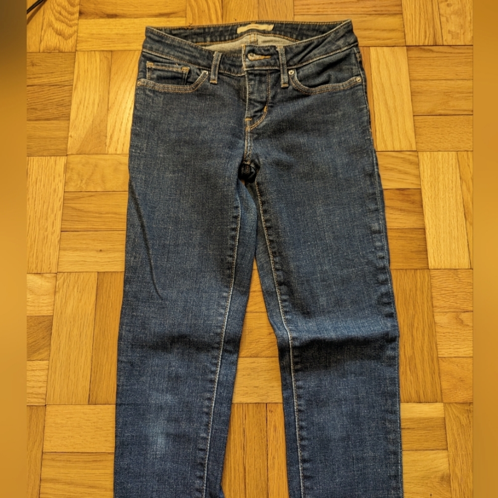 Levi's 711 Skinny Jeans 👖 Low/Medium rise size 25